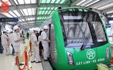 Dân Hà Nội ngỡ ngàng thấy tàu công trình chạy thử trên đường sắt Cát Linh - Hà Đông